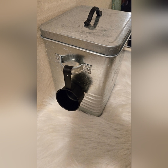 Barkley & Evans Pet Food Dog Cat Treat Tin Jar Metal Container Storage - Picture 4 of 9